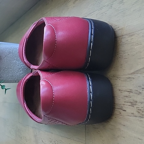 Clarks Collection | Cora Iris Slip-On Flats |  9M | Cuir Rouge (Red) Leather - Picture 5 of 8